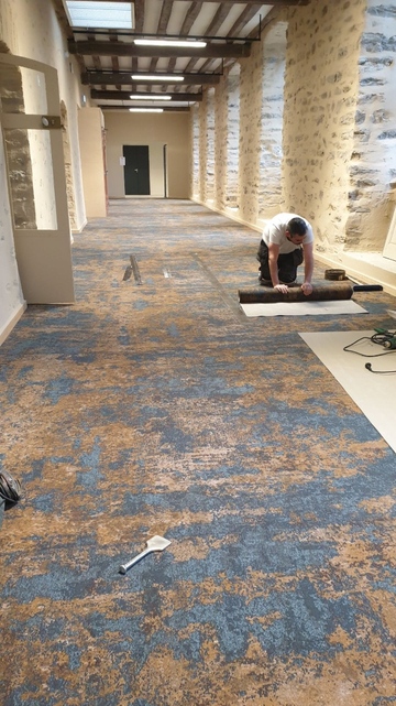 Pose de revêtement de sol textile Flotex au Centre d'Animation du Couvent à Muzillac Pose de revêtement de sol textile Flotex au Centre d'Animation du Couvent à Muzillac
